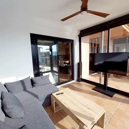 Apartment Holaola House *