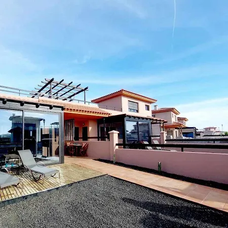Holaola House